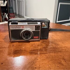 Kodak Instamatic 324 Film Camera Black Silver White - Untested